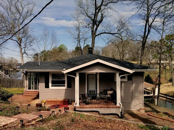 280 Sycamore Dr, Muscle Shoals, AL 35661