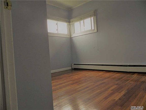 5th image of 550 Poplar Ln