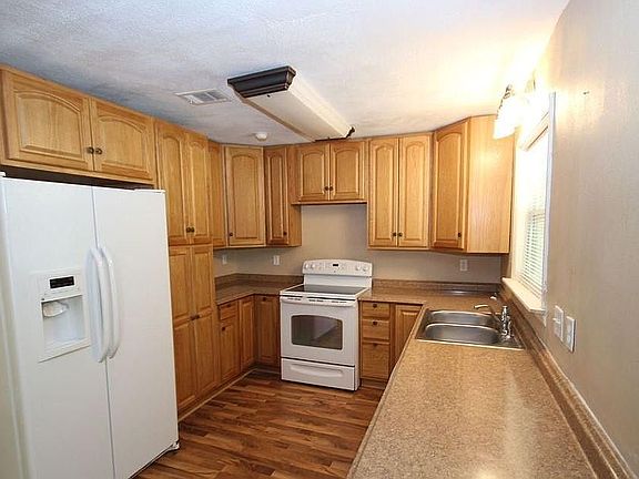 5th image of 93 Sunnyside Dr