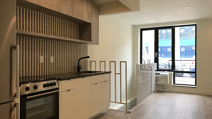 Rented by Nooklyn NYC LLC | media 22