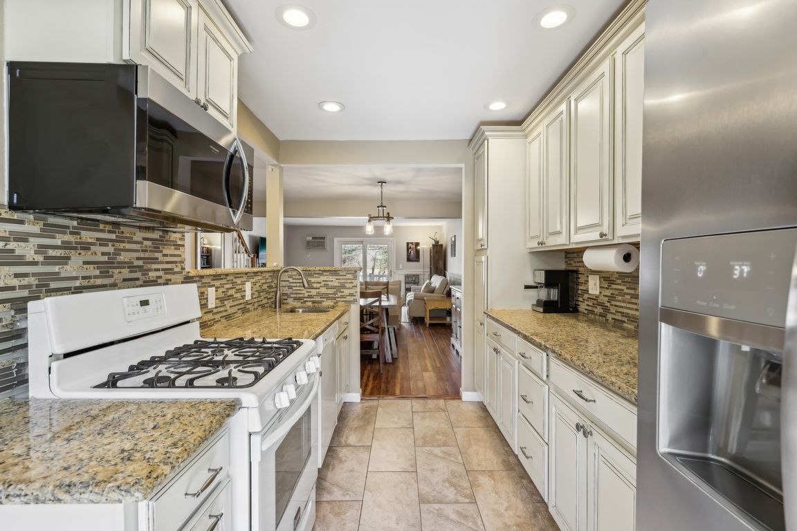 Doxbury Ln-1004-014.jpg