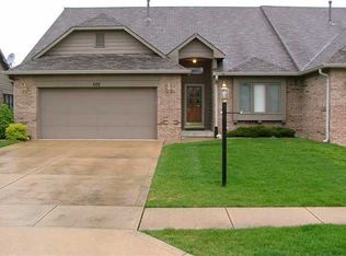 628 Brook Dr, Greenwood, IN