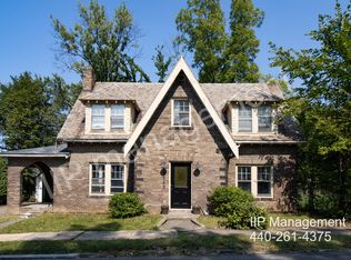 1869 Willowhurst Rd, Cleveland, OH 44112