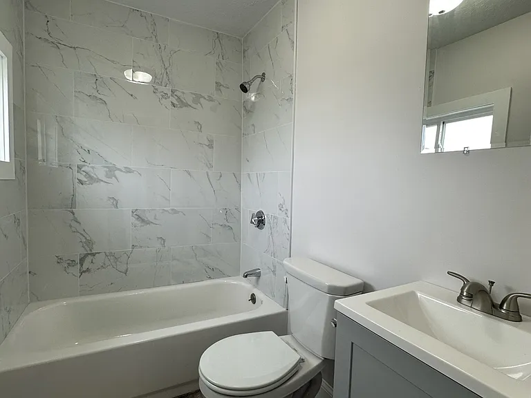 1870 Purchase St #4 — Photo 4