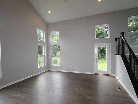 3rd image of 6433 Rockhold Dr