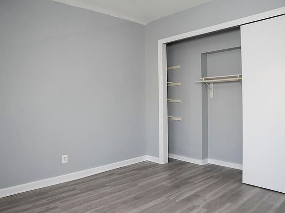 5th image of 923-917 W Waveland Ave #22