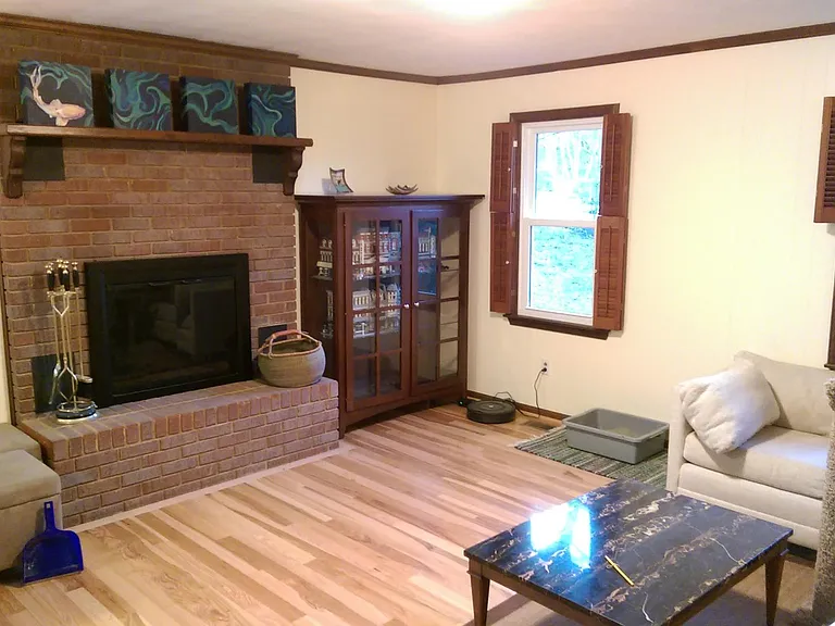 1902 Meadowview Cir — Photo 8