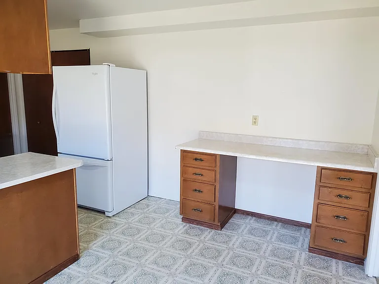 2467 Hawkins St — Photo 6