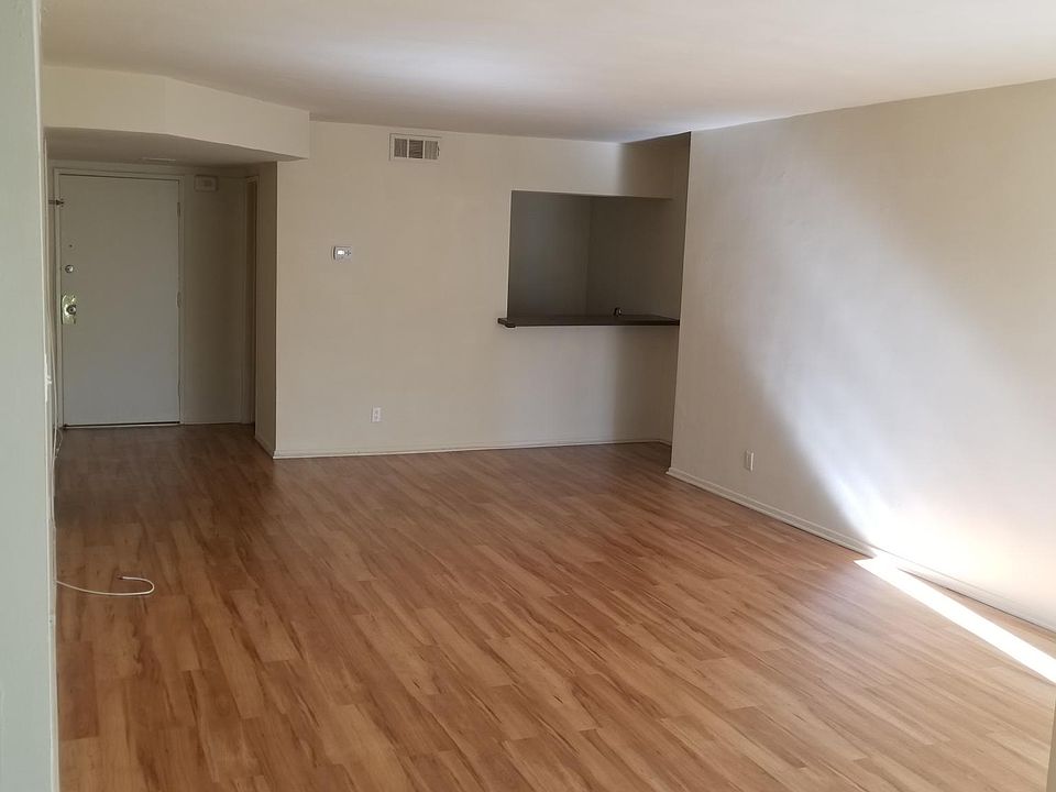 #105 - Living Room