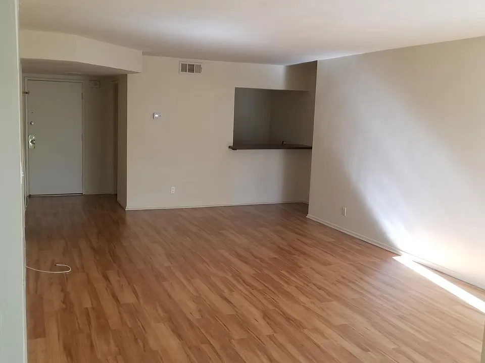 #105 - Living Room
