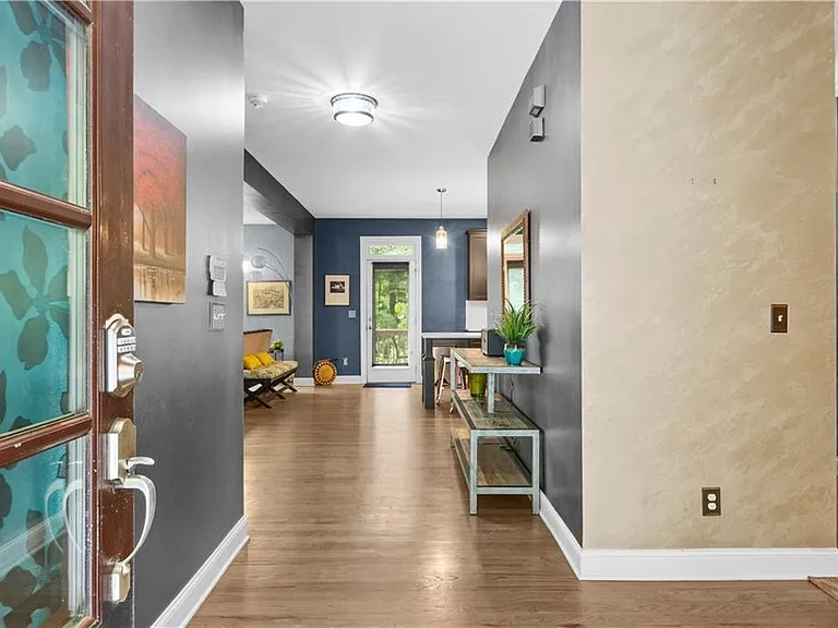 1636 Drew Dr NW — Photo 2