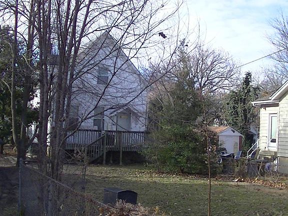 3rd image of 320 Hoffmeister Ave