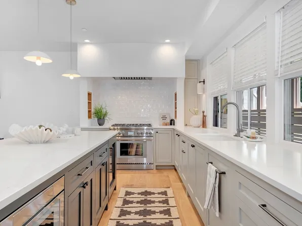 8 Milk St #A, Newburyport, MA 01950