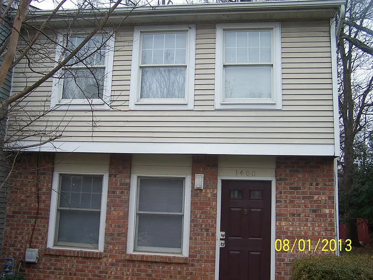 1400 Springleaf Cir SE — Photo 1