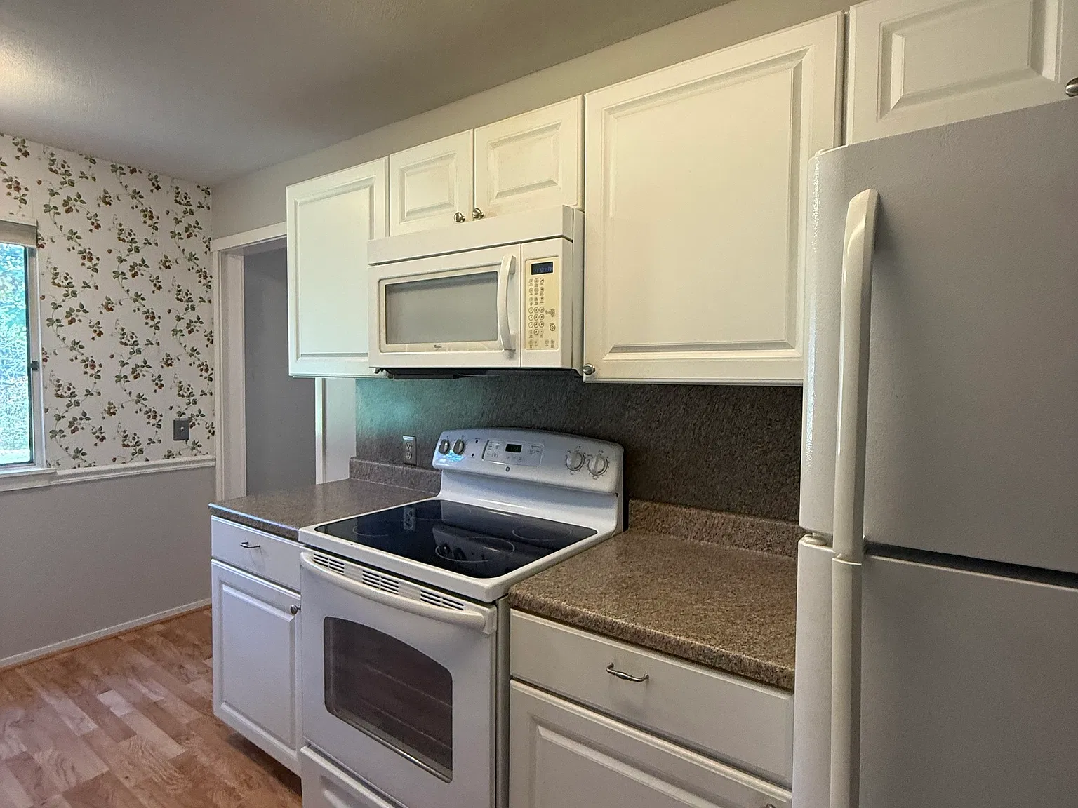 2 bed, 2.0 bath, 1044 sqft, $2,400 — Photo 4