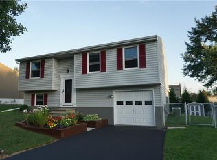 4755 Summerhurst Dr, Liverpool, NY 13088