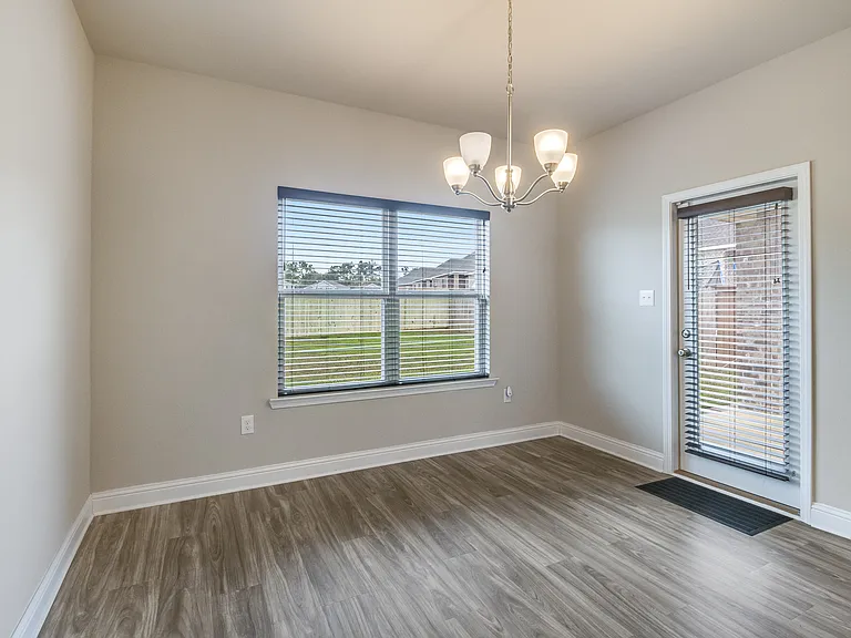 5468 Overland Dr — Photo 7