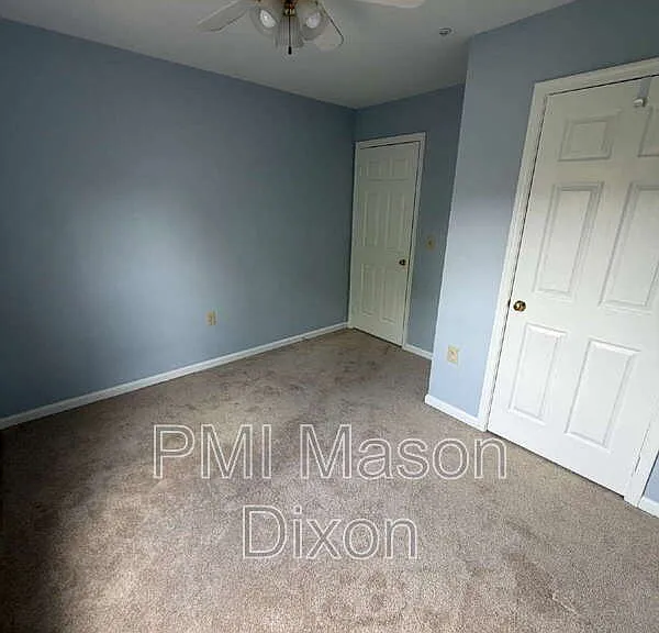 2404 Sandwich Ct — Photo 17
