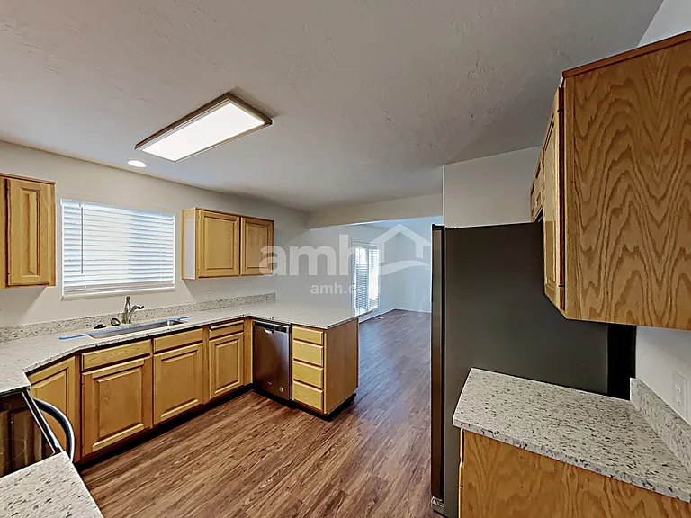 1470 S 1525 W — Photo 3
