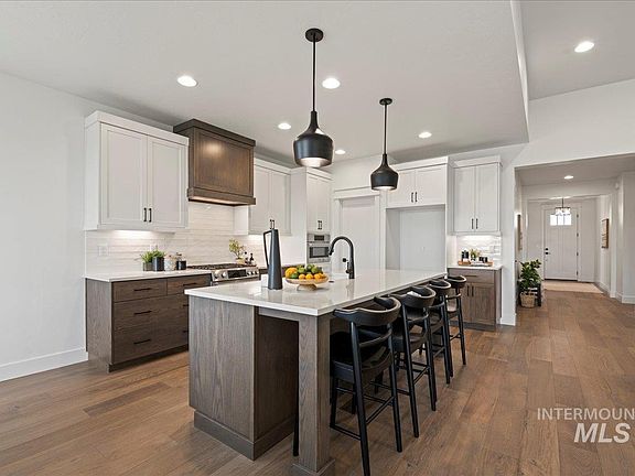 7th image of this home