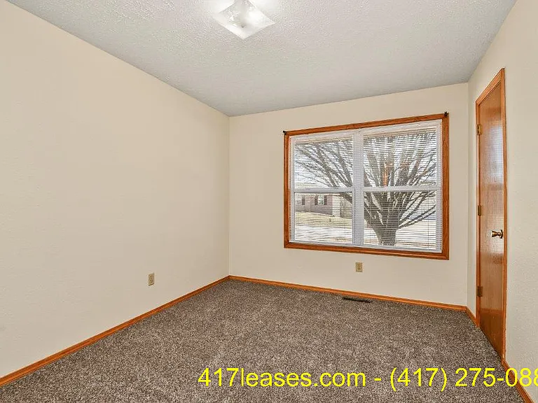 3318 S Valley View Dr — Photo 25
