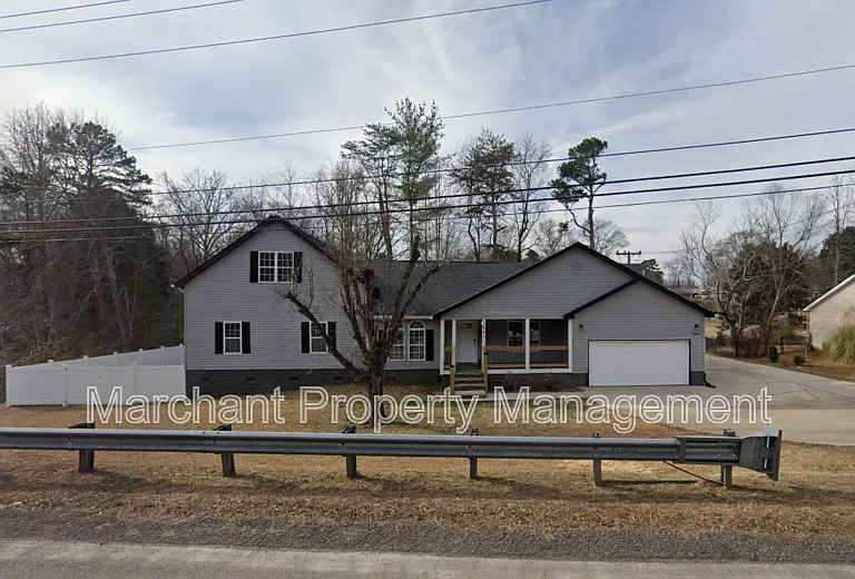 1841 Hudson Rd — Photo 1