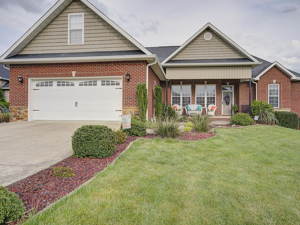 1st image of 324 Sweetgrass Ln