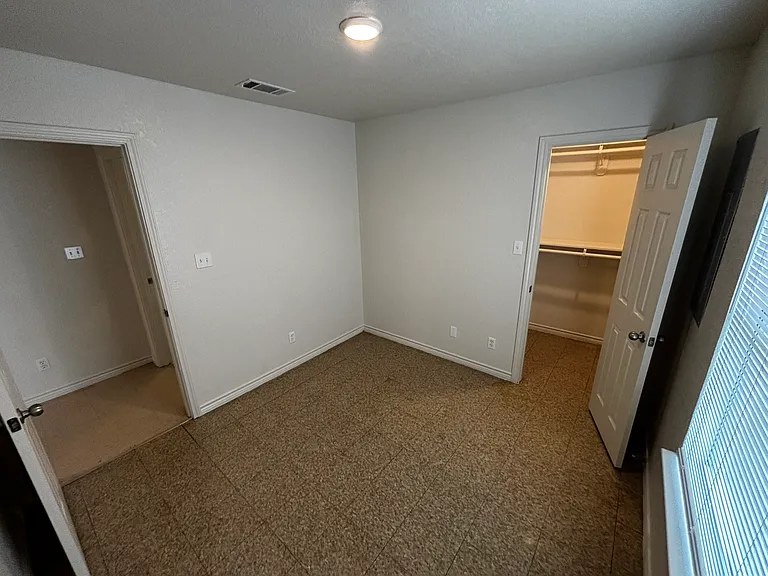 814 S Martin Luther King Jr Dr — Photo 19