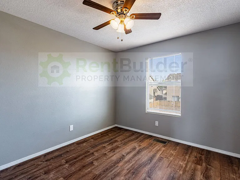 8309 Crimson Ave NE — Photo 21