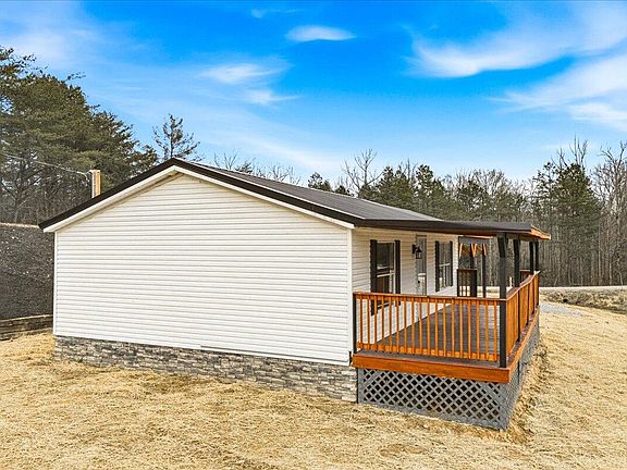 3rd image of 24 Audrey Dr