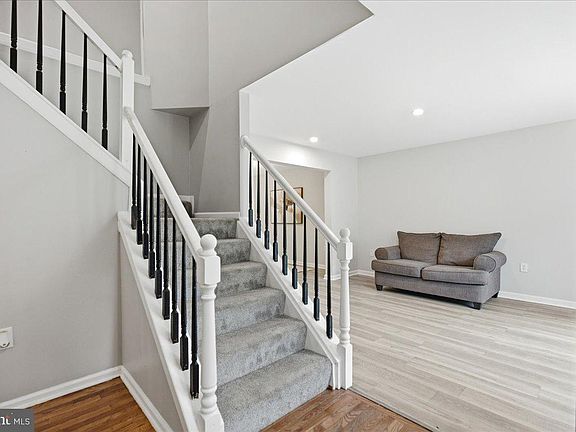4th image of 2630 Richfield Ln