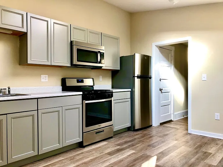 1046 Northampton St #3 — Photo 1