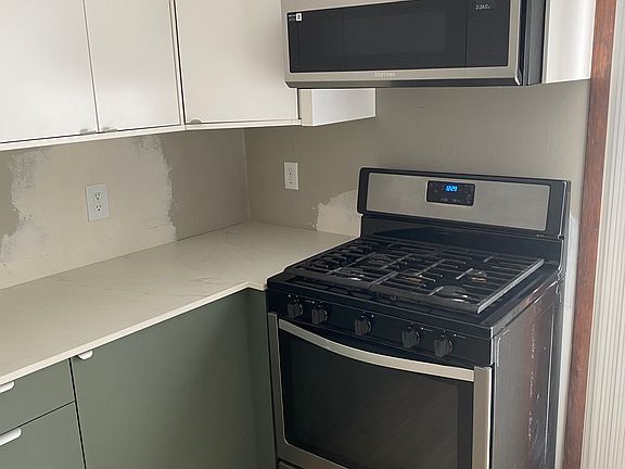 3rd image of 5452 43rd Ave S Floor 2