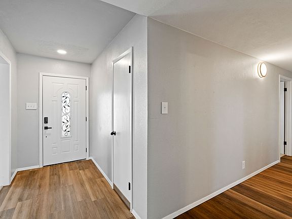 2nd image of 898 N Lydia St