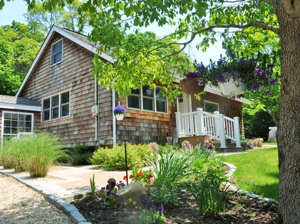 33 Abrahams Path, East Hampton, NY 11937