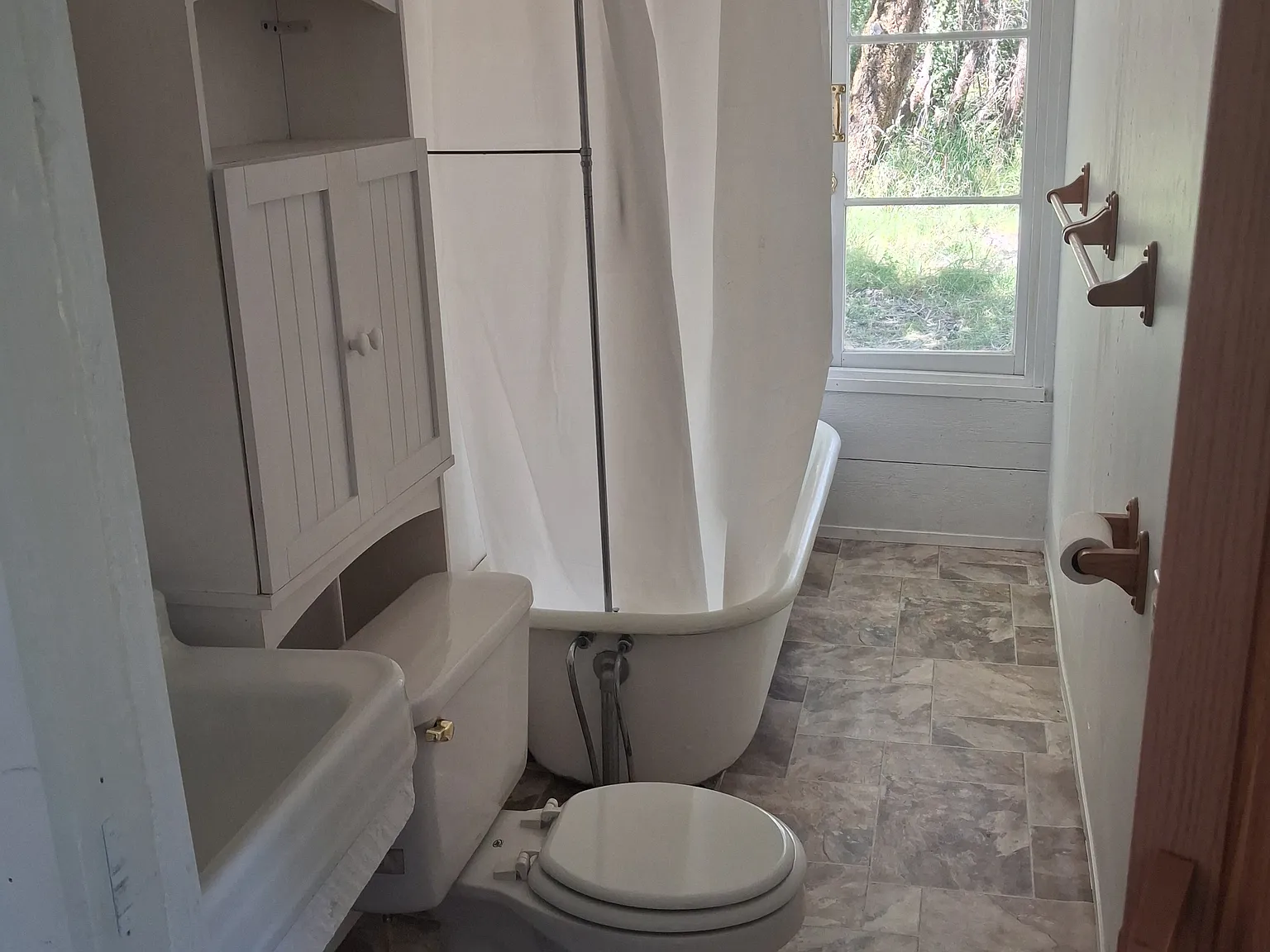 2 bed, 900 sqft, $1,000 — Photo 2
