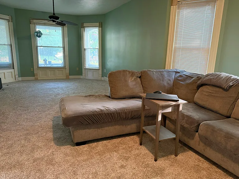 409 E Porter St — Photo 14