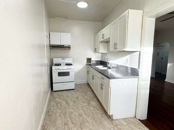 3rd image of 1101 S Norton Ave APT 101