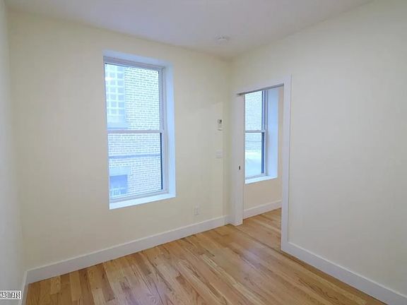 4th image of 2304 Jackson Ave APT 3