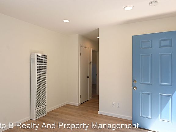 5th image of 2818 Curtis Ave #2818