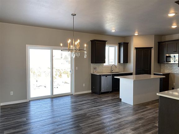 5th image of 2169 Trellis Dr