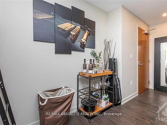 3rd image of 101 Queen St #1011