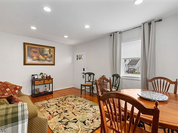 4th image of 61 Highland Ave