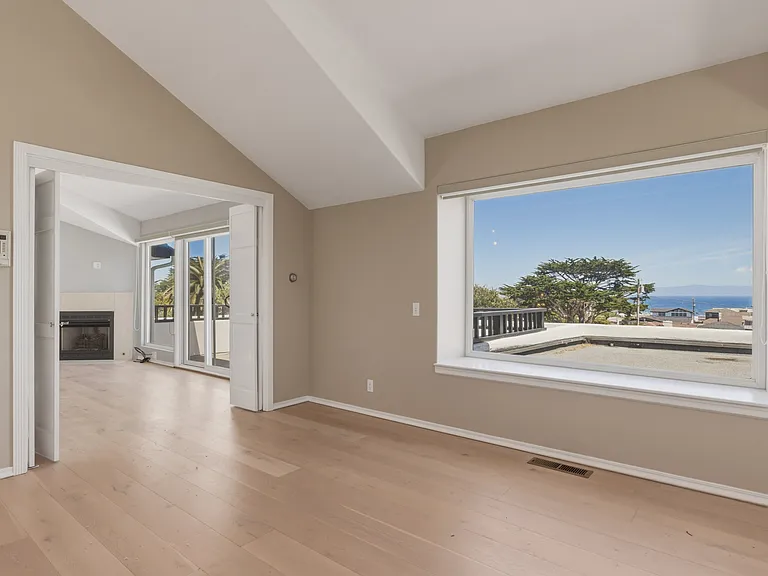1250 Del Monte Blvd — Photo 24
