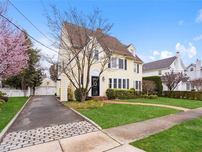 17 Wallace Street, Rockville Centre, NY, 11570