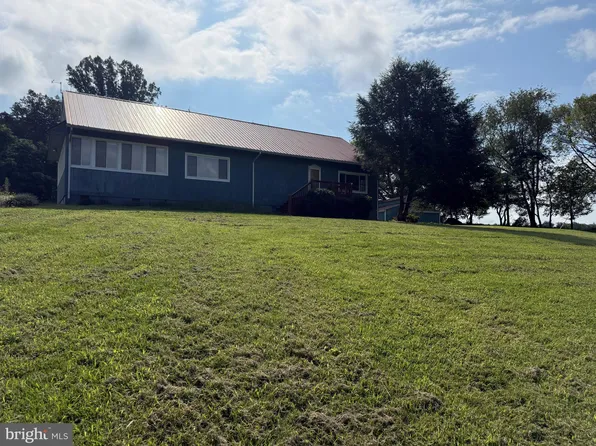 11 Nighthawk Ln, Sperryville, VA 22740