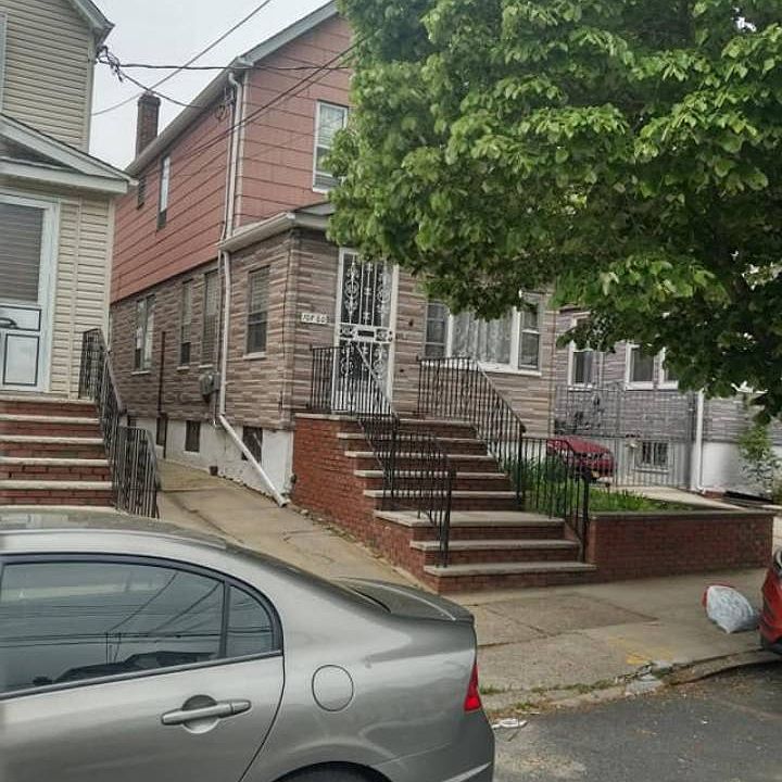 1st image of 10760 118th St