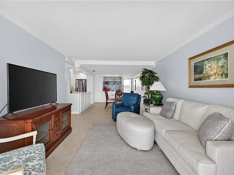 3443 Gulf Shore Blvd N #809 — Photo 8