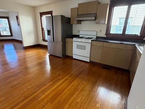 3rd image of 182 Western Ave #1