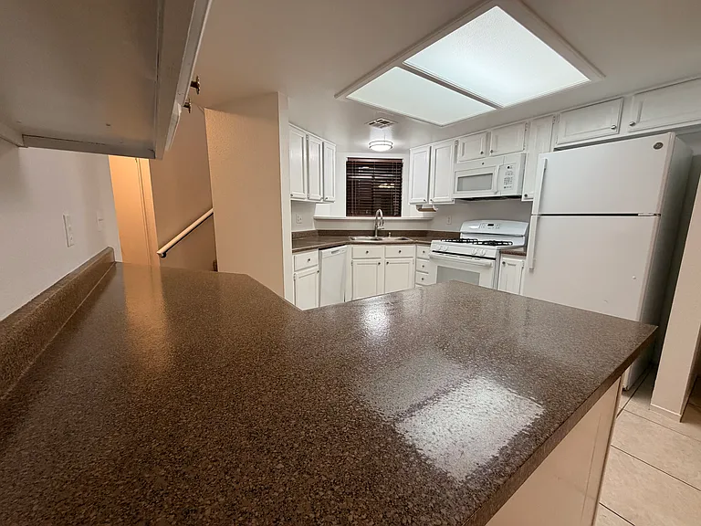 6665 Gatehouse Ln — Photo 12